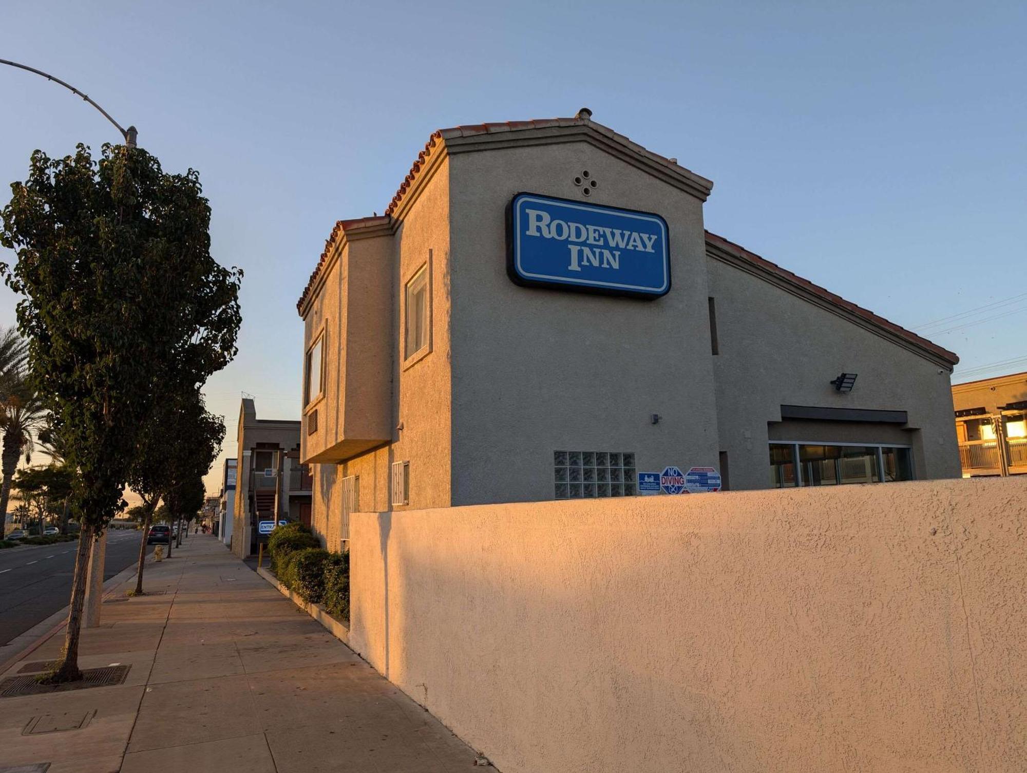 南盖特-洛杉矶南罗德威旅馆酒店 外观 照片